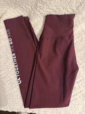 Peloton High-Waist Leggings in Burgundy with White Side Logo